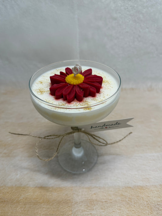 Champagner Duftkerze im Cocktailglas | Handgemachte Duftkerze mit Blüte